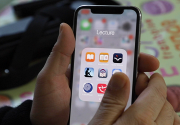 exemples d'applications de lecture accessible disponibles sur un écran de smartphone